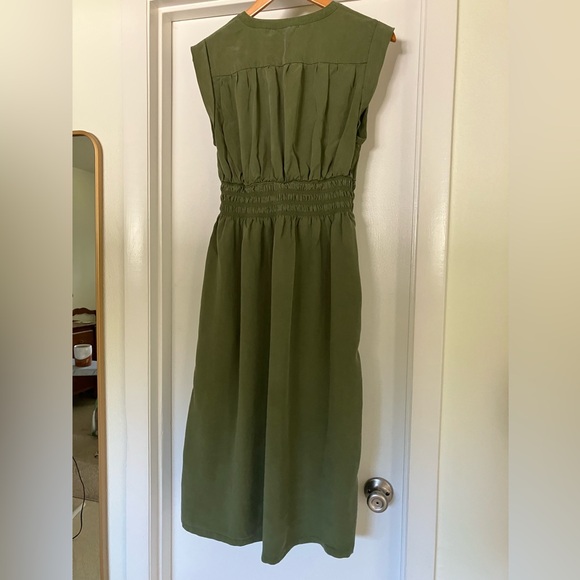 Levi’s Olive Green Bettina Sleeveless Midi Dress, size Medium - Picture 2 of 7